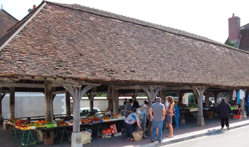 Marché du Centre à Seignelay (89)