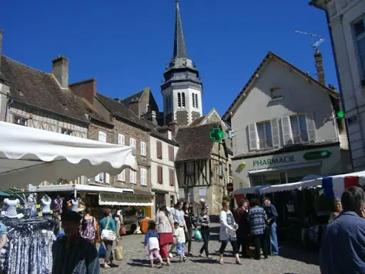 Marché du Centre à Toucy (89)