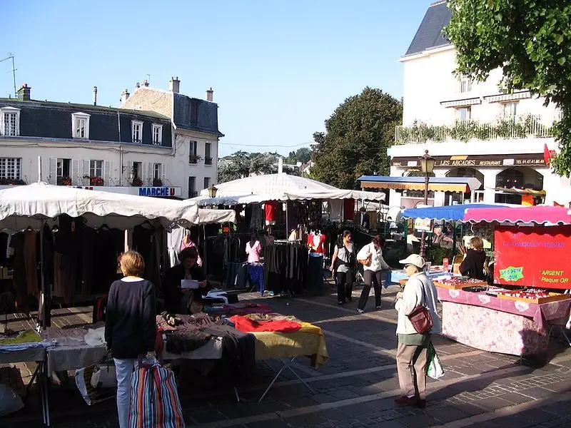 Marché Saint-Louis à Garches (92)