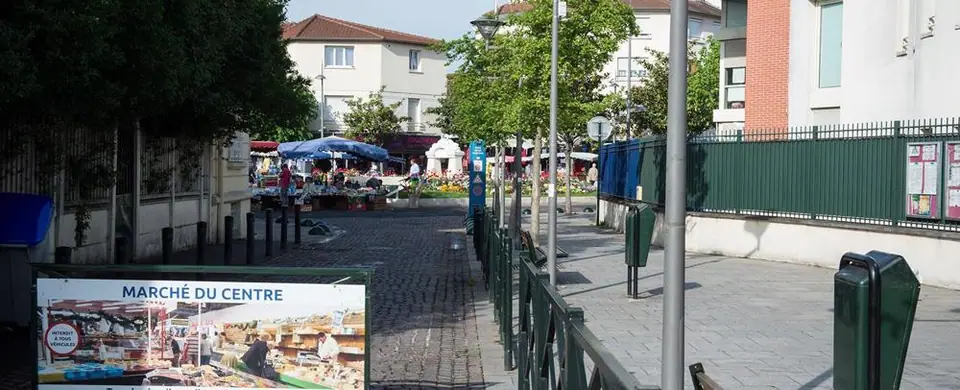 Marché du Centre au Blanc-Mesnil (93)