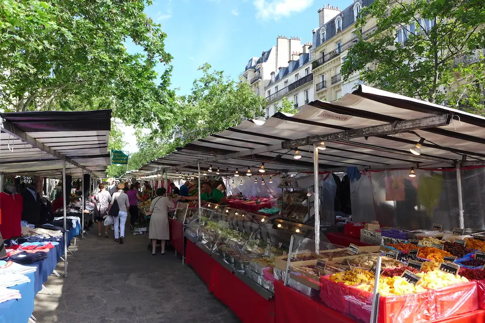Marché Saxe Breteuil à Paris 7e