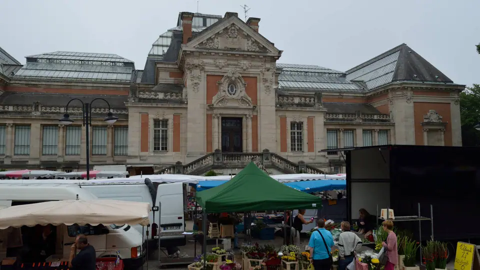 Marché des Beaux-Arts à Valenciennes (59)