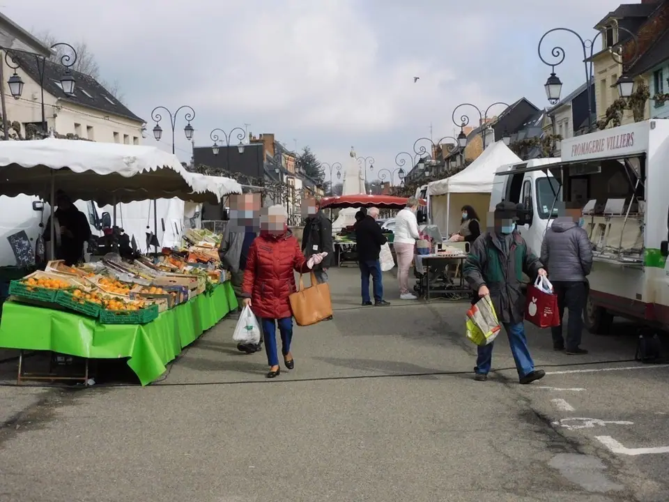 Marché du Centre à Aumale (76)