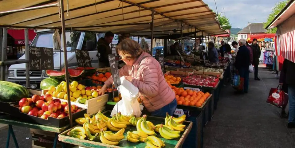 Marché du Centre à Grand Couronne (76)