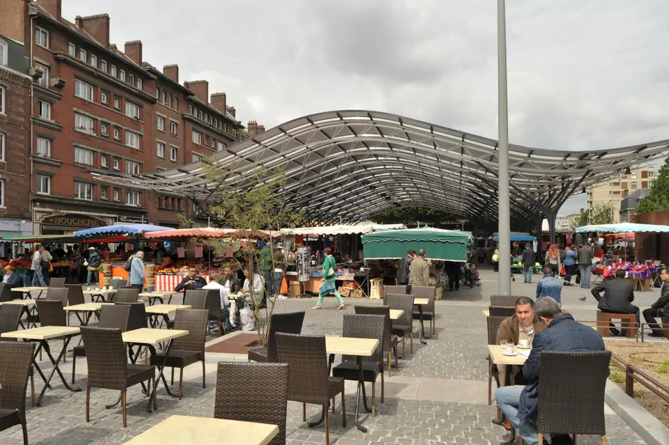 Marché des Emmurées à Rouen (76)