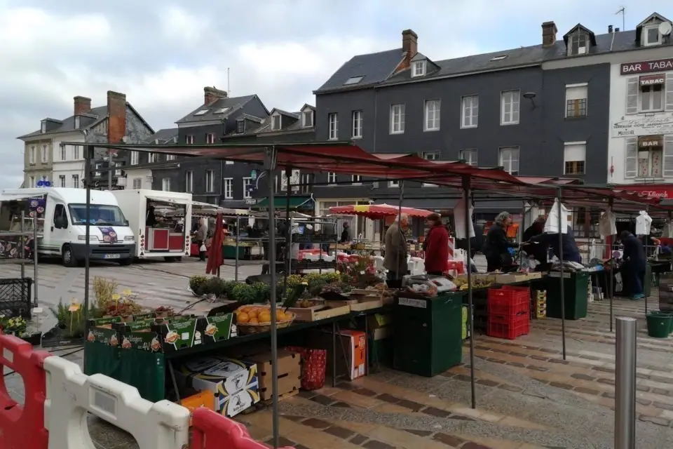Marché du Centre à Beuzeville (27)