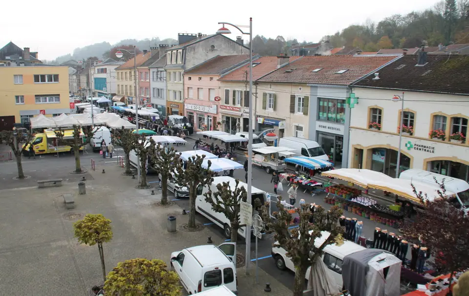 Marché du Centre à Longuyon (54)