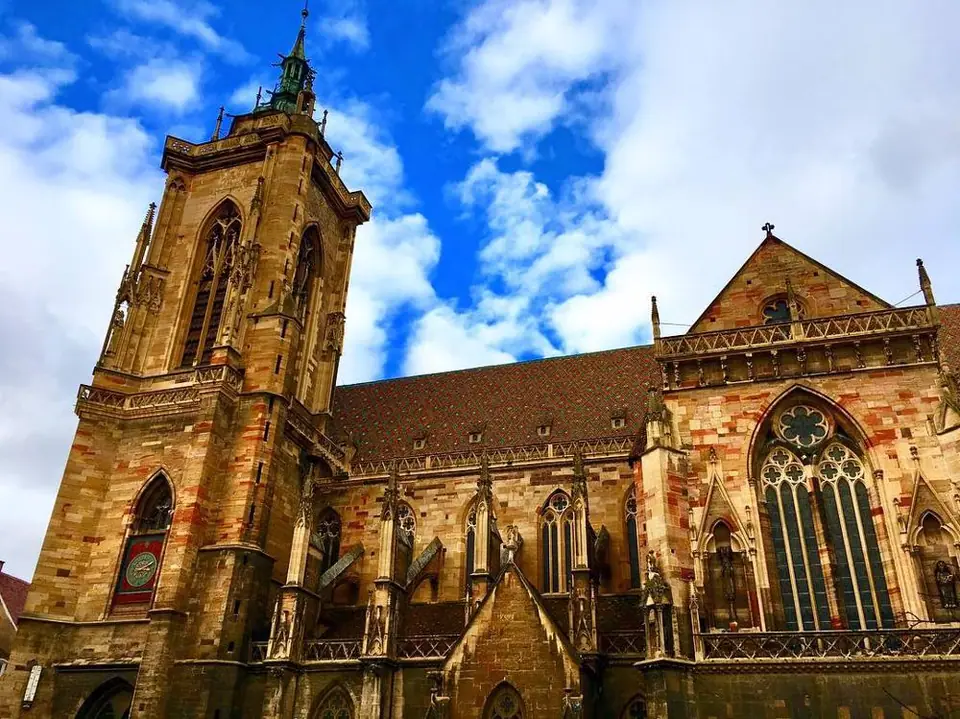 Marché Place de la Cathédrale à Colmar (68)