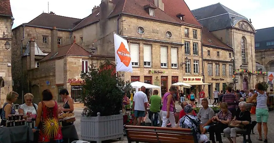 Marché du Centre à Langres (52)