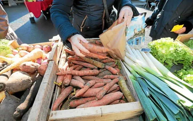 Marché de la Croix Saint-Lambert à Saint-Brieuc (22)