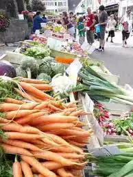 Marché du Centre à Crozon (29)