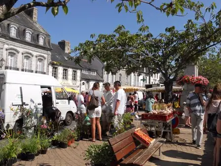 Marché du Centre à Huelgoat (29)