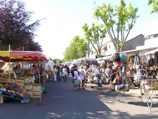 Marché du Centre à Landivisiau (29)