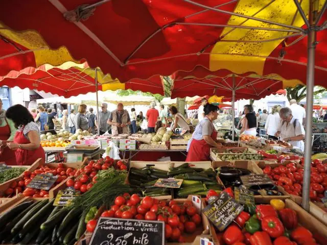 Marché du Centre à Mayenne (53)
