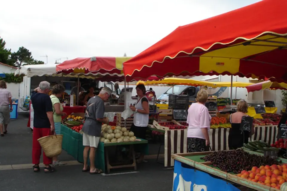 Marché du Centre à La Faute sur Mer (85)