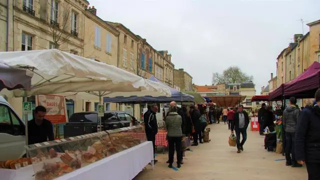 Marché du Centre à Fontenay-le-Comte (85)