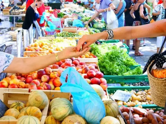 Marché Gourmand au Buisson-de-Cadouin (24)