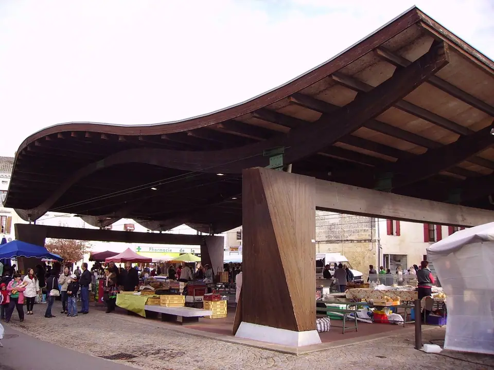 Marché du Centre à Mussidan (24)