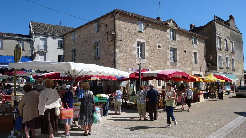 Marché du Centre à Thiviers (24)