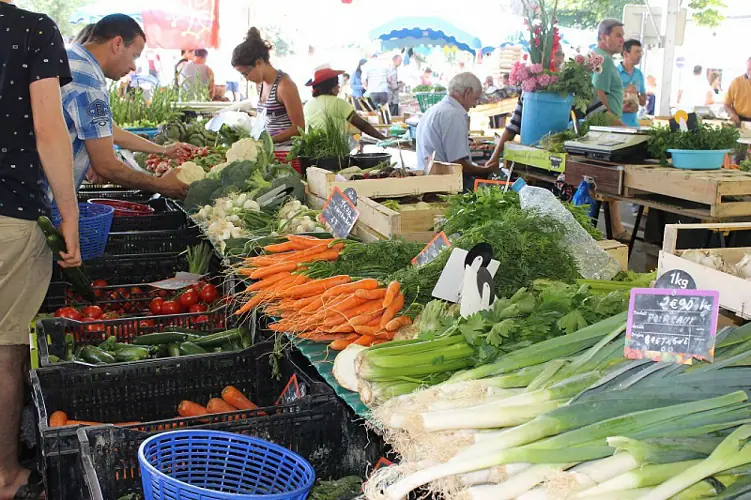Marché du Centre à Layrac (47)