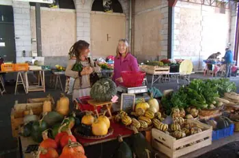 Marché du Centre à Oloron-Sainte-Marie (64)