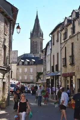 Marché du Centre à Laissac (12)