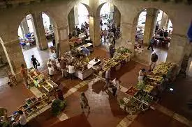 Marché du Centre à Fleurance (32)