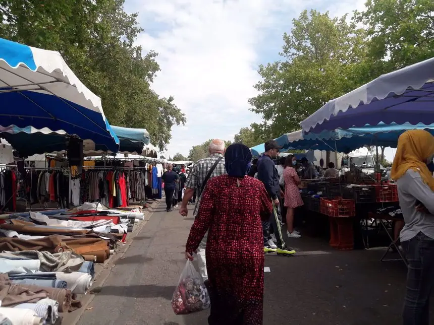 Marché aux tissus à La Source à Orléans (45)