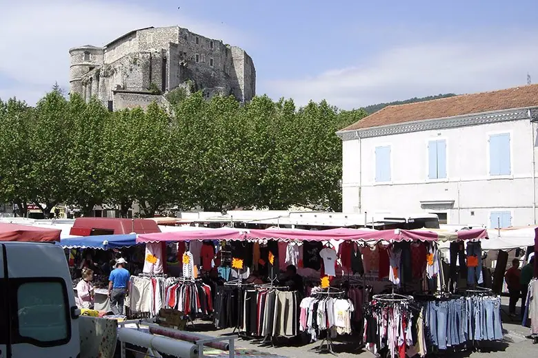 Marché du Centre à Ruoms (07)