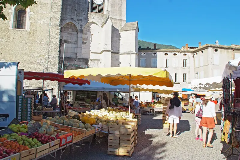 Marché du Centre à Die (26)