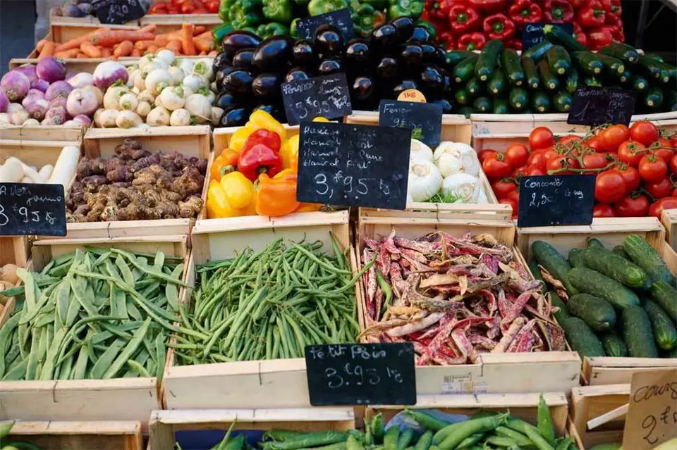 Marché des M"annes à Romans-sur-Isère (26)