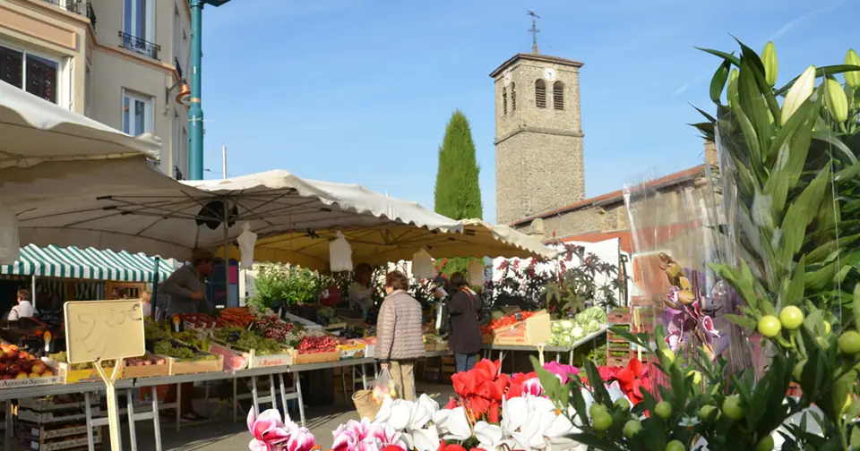 Marché du Centre à Chazelles-sur-Lyon (42)