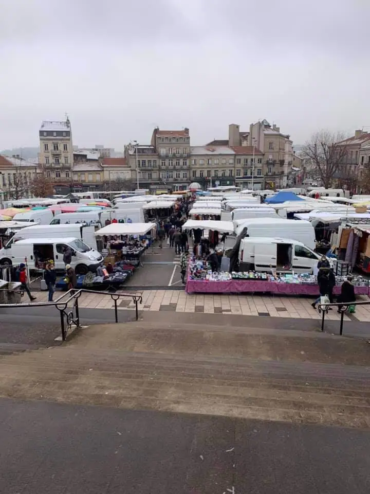 Marché Place du Breuil à Firminy (42)