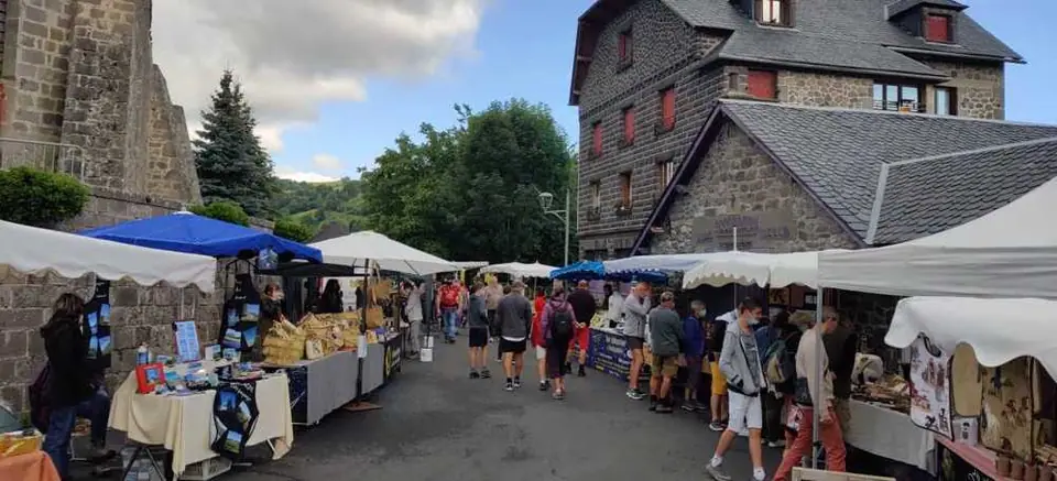 Marché du Centre à Besse-et-Saint-Anastaise (63)