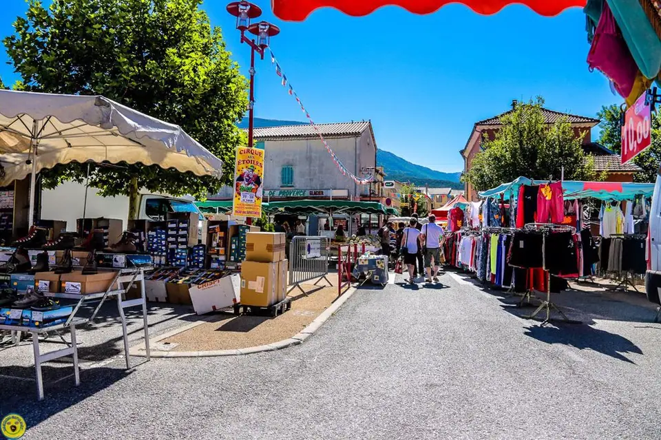Marché du Centre à Saint-André-les-Alpes (04)