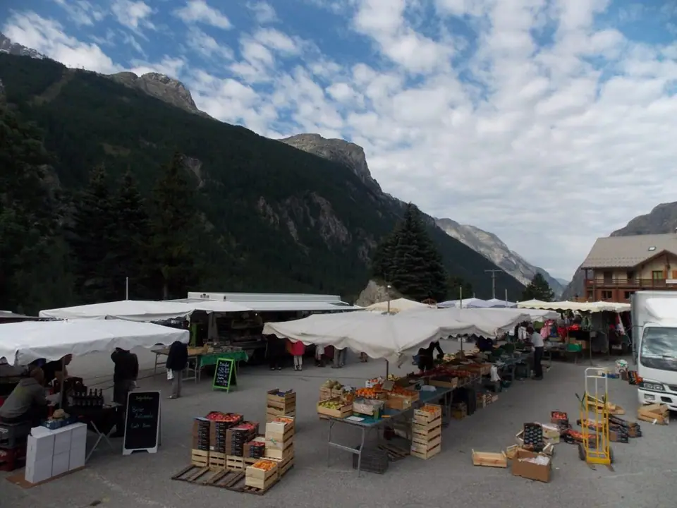 Marché du Centre à La Grave (05)