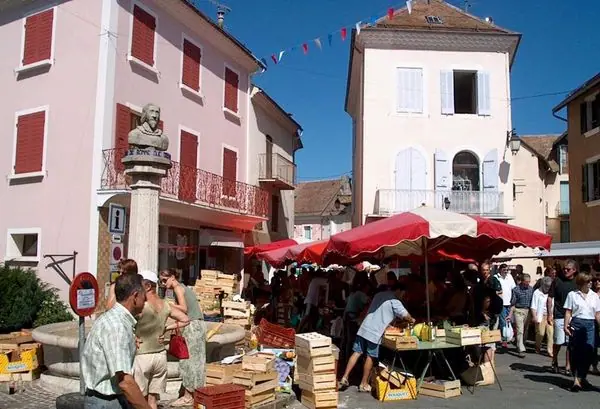 Marché du Centre à Saint-Bonnet-en-Champsaur (05)