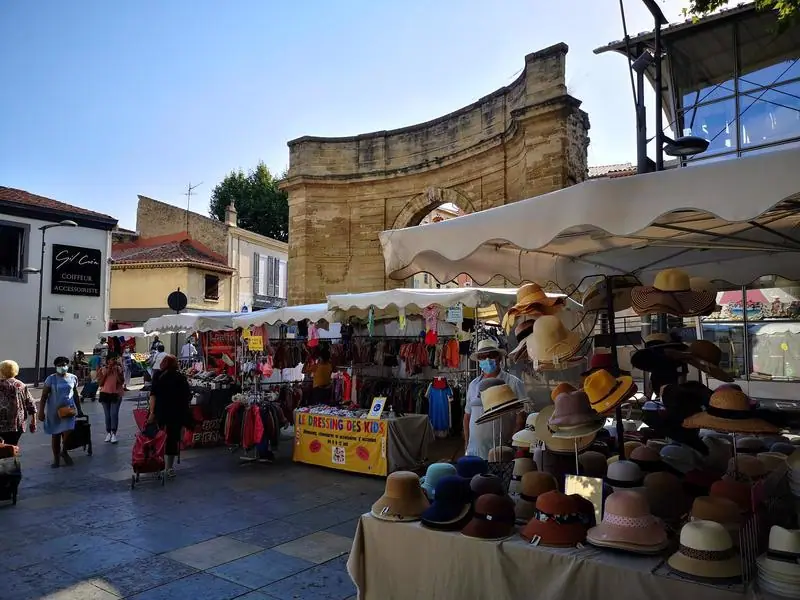 Marché du Centre à Saint-Chamas (13)