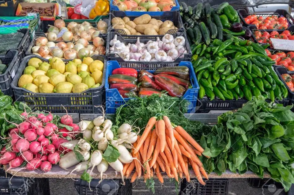 Marché Place de l'Aire à Vitrolles (13)