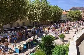 Marché du Centre à Roquebrune-sur-Argens (83)
