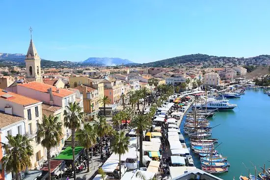 Marché Provençal (petit) à Sanary-sur-Mer (83)