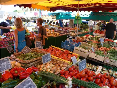 Marché des Lônes à Six-Fours-les-Plages (83)