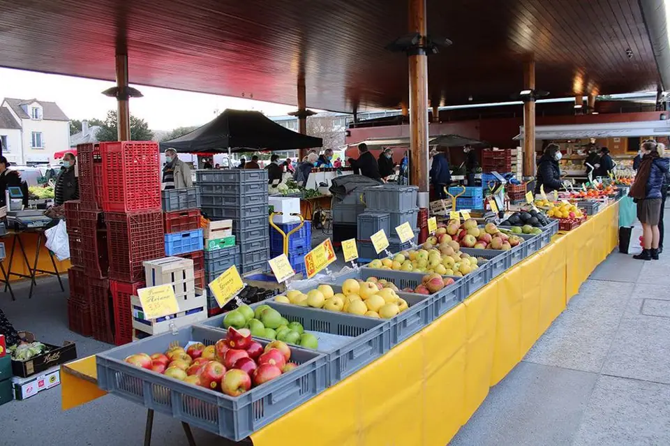 Marché du Centre à Bonnières-sur-Seine (78)
