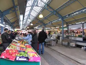 Marché de la Halle à Maisons-Laffitte (78)
