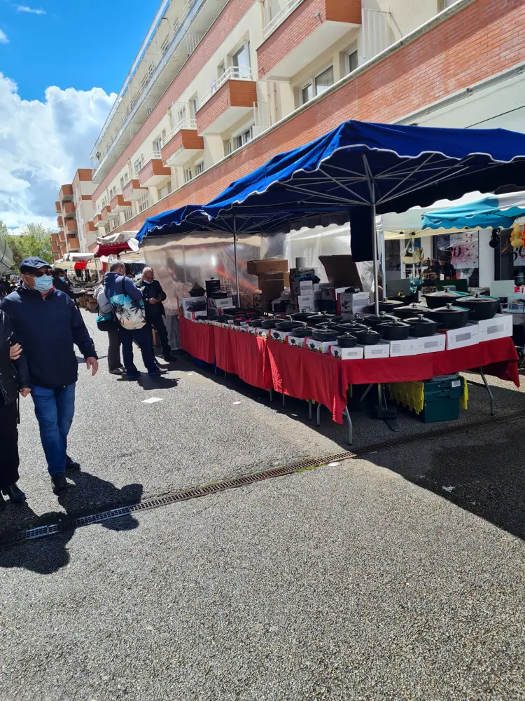 Marché Etienne Marcel à Montigny-le-Bretonneux (78)