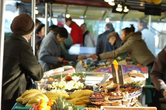 Marché de Porchefontaine à Versailles (78)
