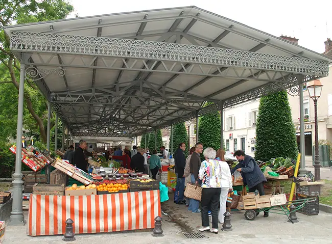 Marché de la Halle à Villennes-sur-Seine (78)