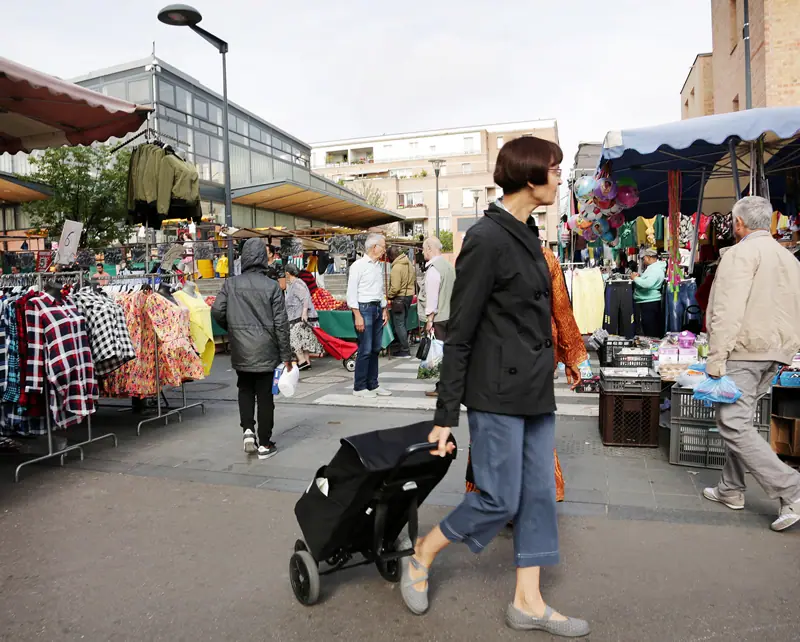Marché Horloge à Cergy (95)