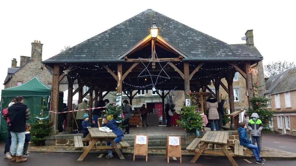 Marché du Centre à La Carneille (61)