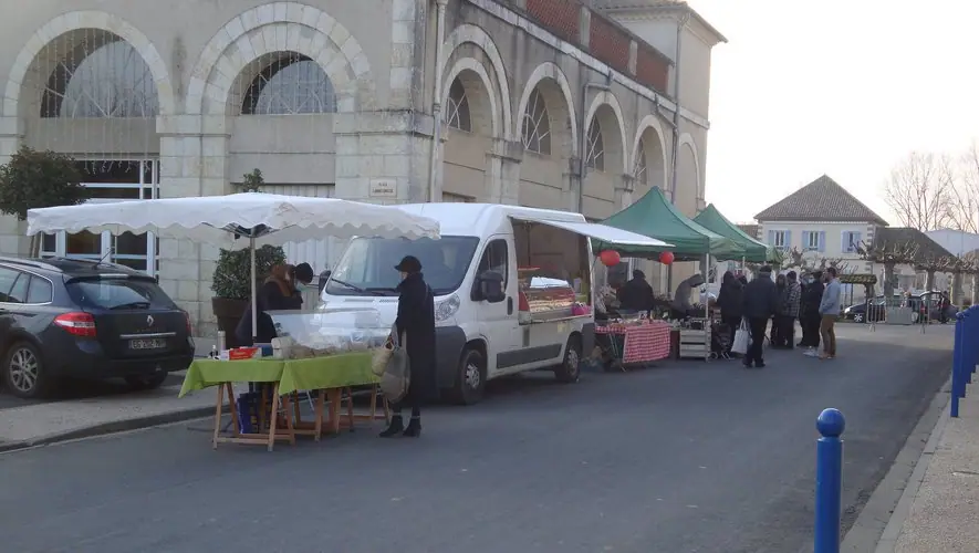 Marché du Centre à Castéra-Verduzan (32)